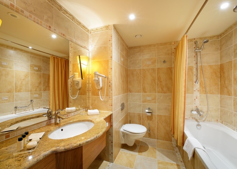 Main bathroom